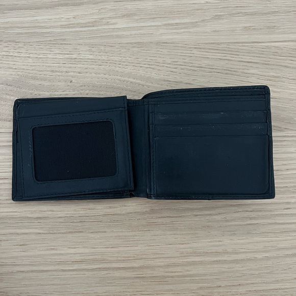 Stingray Wallet - Picture 4 of 5